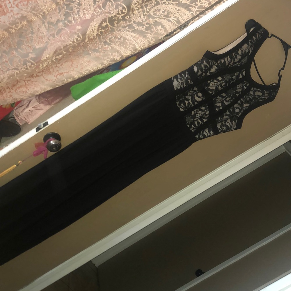 Black laces dress - Picture 5 of 5